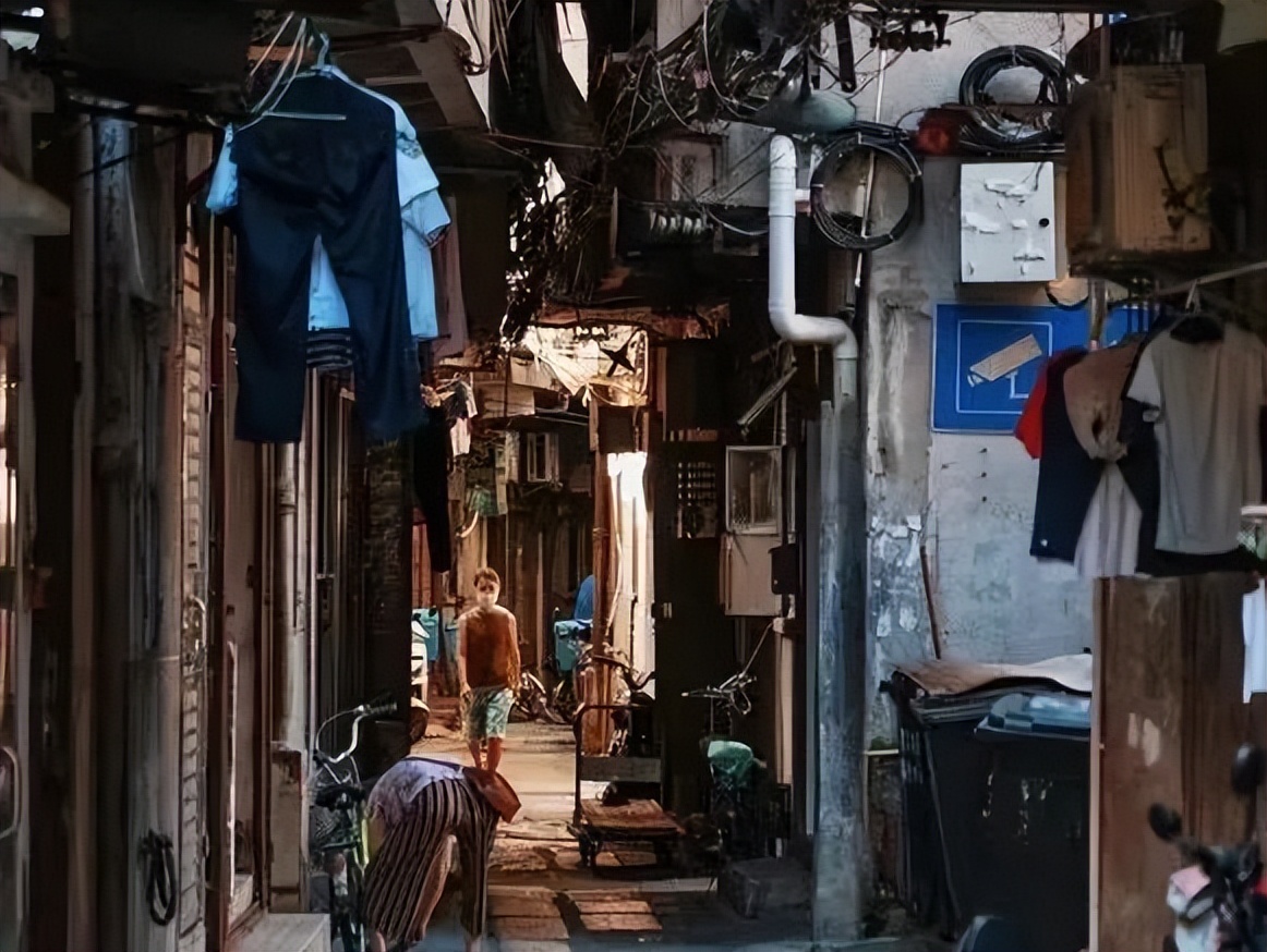 城中村，为什么成为广州这波新冠疫情的重灾区？