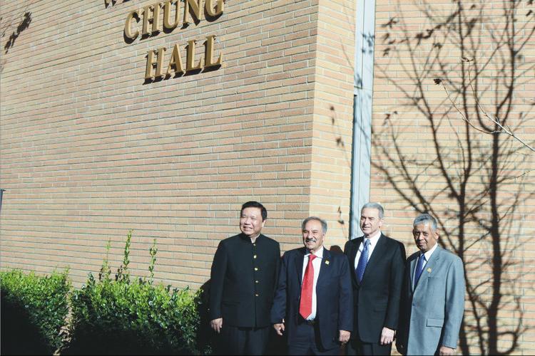 电池大王钟馨稼简历,电池大王钟馨稼