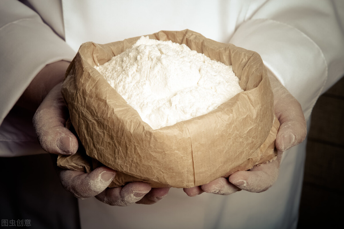 面粉放时间长了怎么补救,面粉放久了发酸怎么办