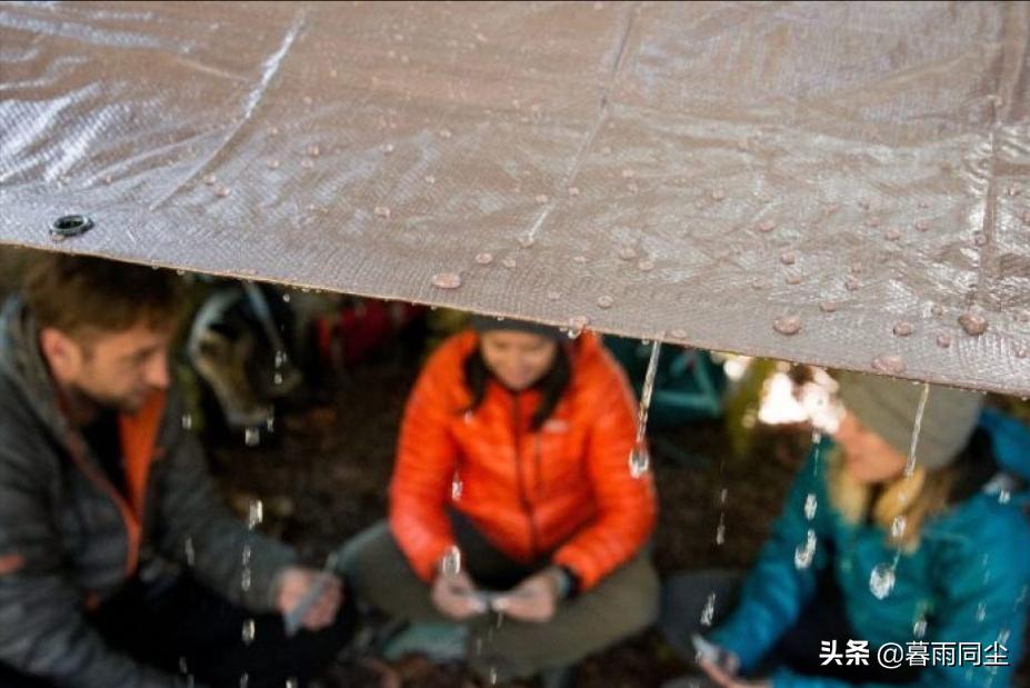 野外遇到暴雨应对方法,户外下雨技巧