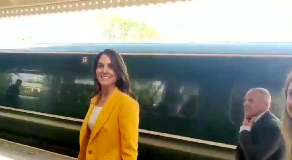 凯特威廉王妃穿搭,凯特王妃穿搭分析