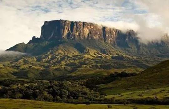 巴西高原降水丰富的原因,巴西高原的气候的成因