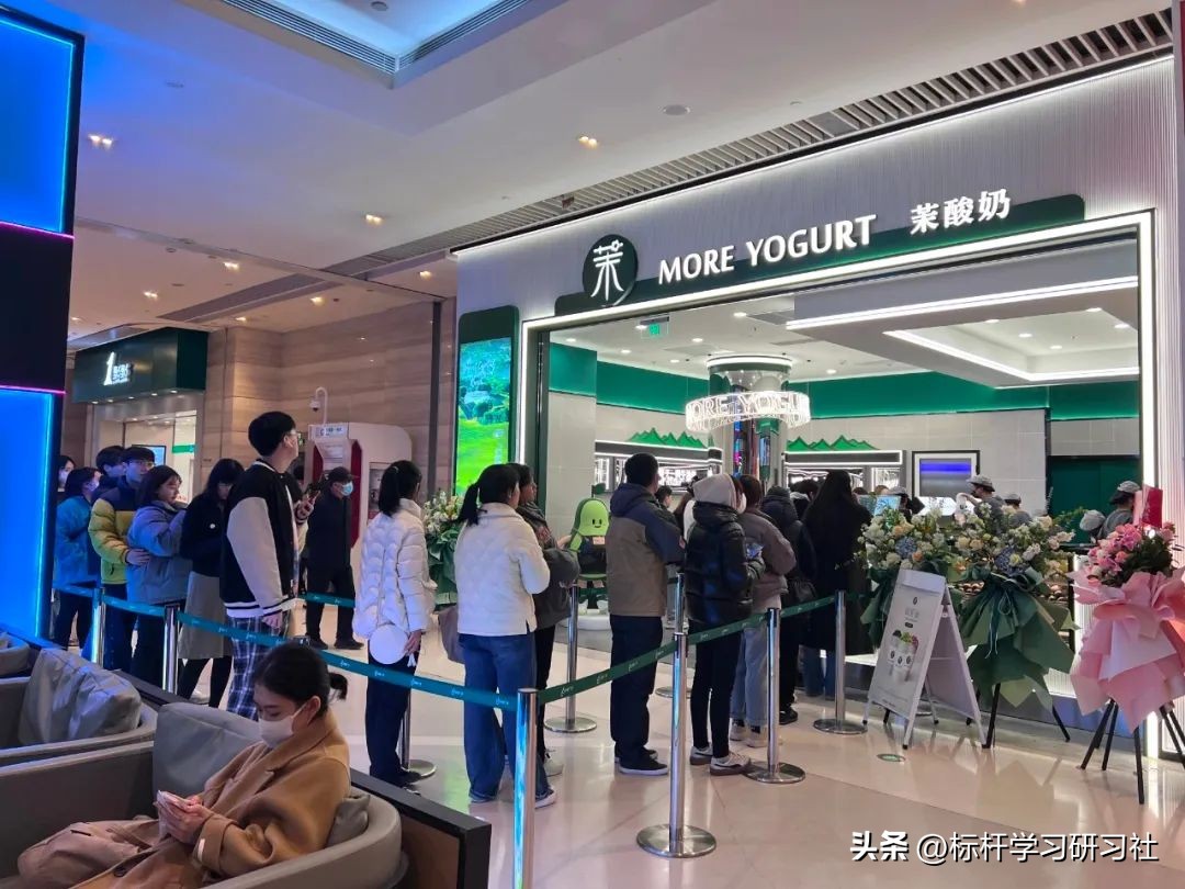 排队两小时喝的喜茶,火遍全国的喜茶终于来哈尔滨了