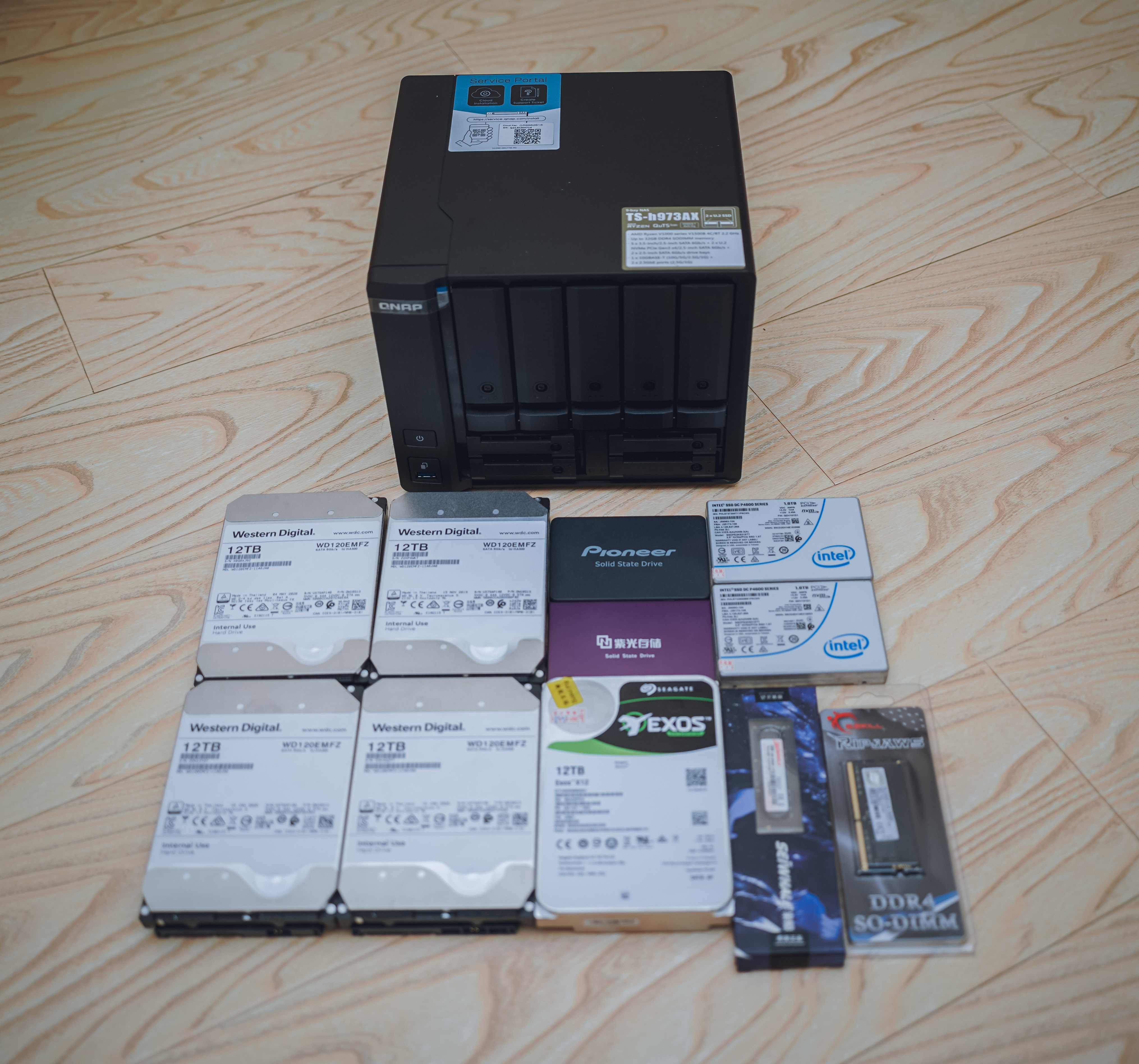 历史低价买到九盘位万兆NAS机皇：威联通TS-H973AX