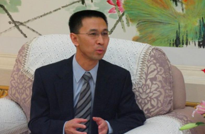 国脸女主持人海霞,央视美女主播海霞图片