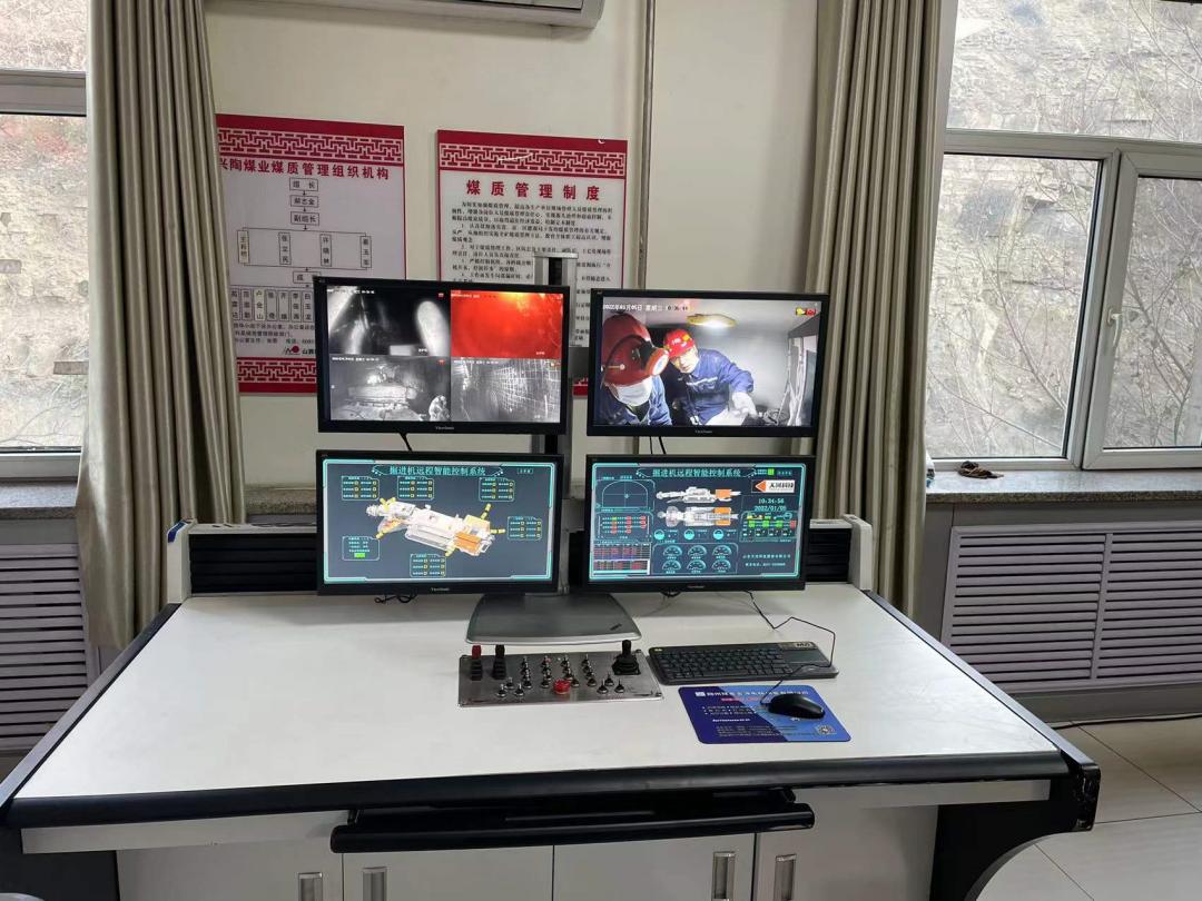 参观智能化矿山,探秘智能化工厂