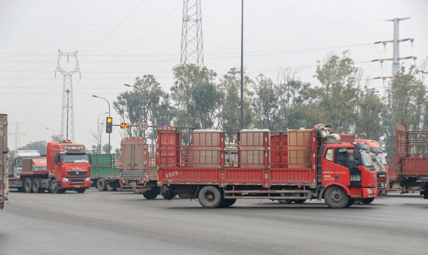 中国到底是用工荒还是岗位紧缺,我国三大行业出现用工荒月薪过万