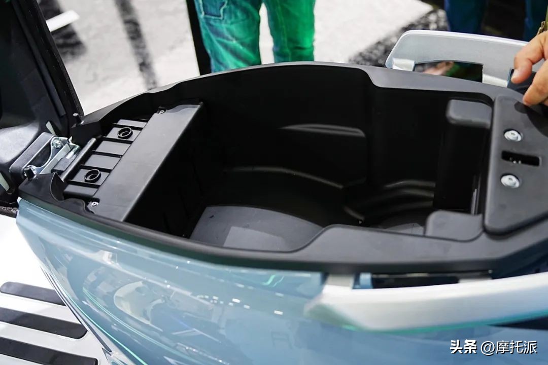 具有独特优势：布雷斯通发布复古踏板漫卡Manrcca150