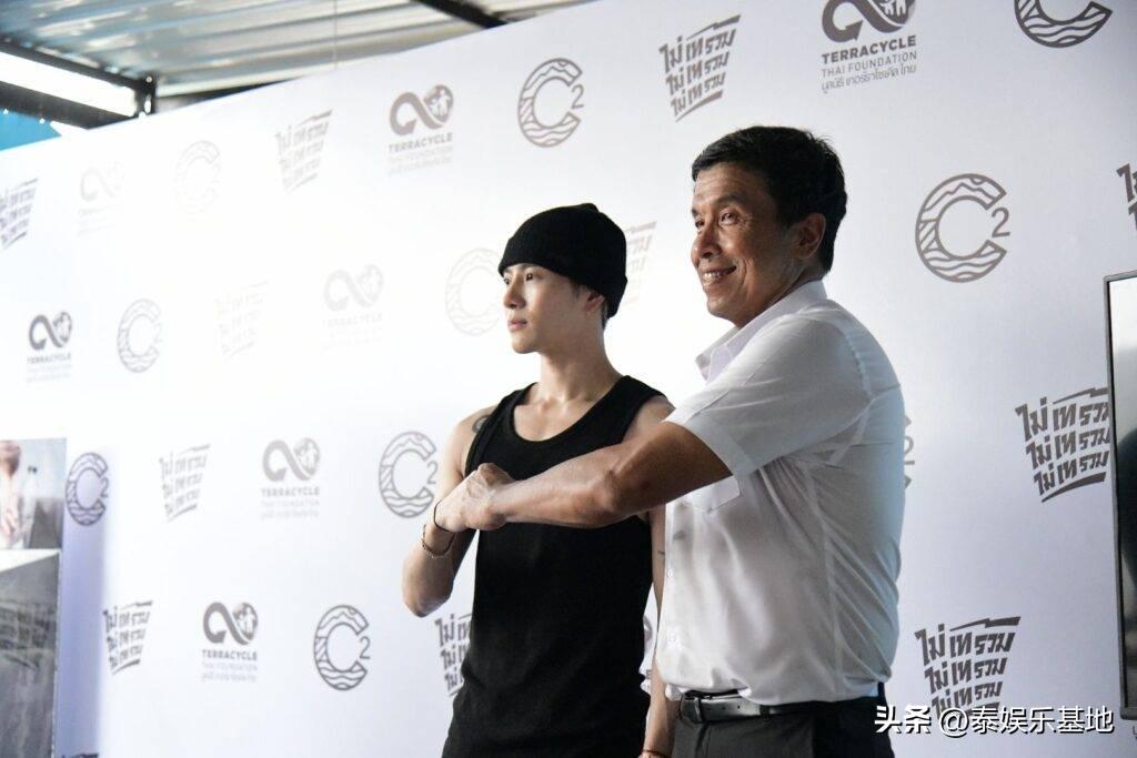 王嘉尔泰国清理垃圾,王嘉尔泰国环保活动