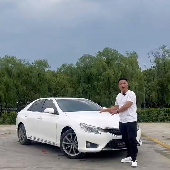 新到11年丰田锐志,2016年顶配丰田锐志后驱2.5v自吸