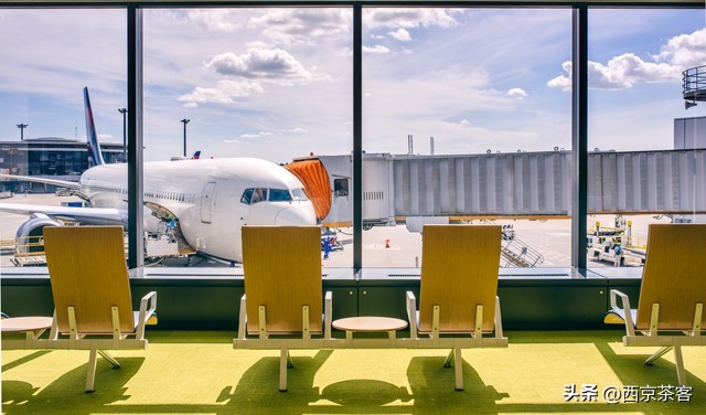 第一次坐飞机就遭遇了空难,第一次坐飞机