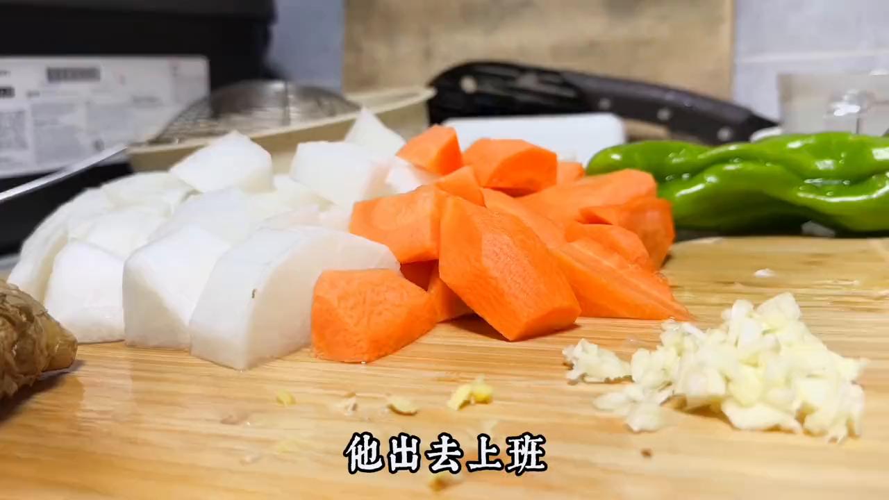 老公不想赚钱养家我该怎么办,老公不挣钱养家婚姻该继续吗