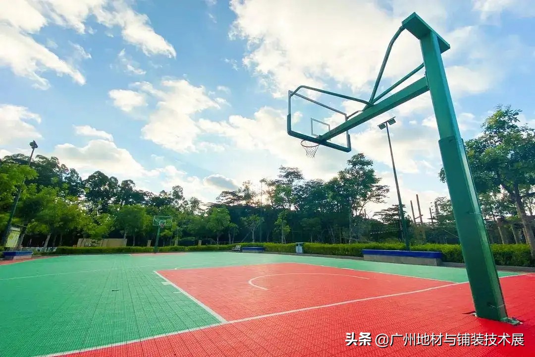 所有篮球场地板,户外篮球场地板用什么材料最好呢