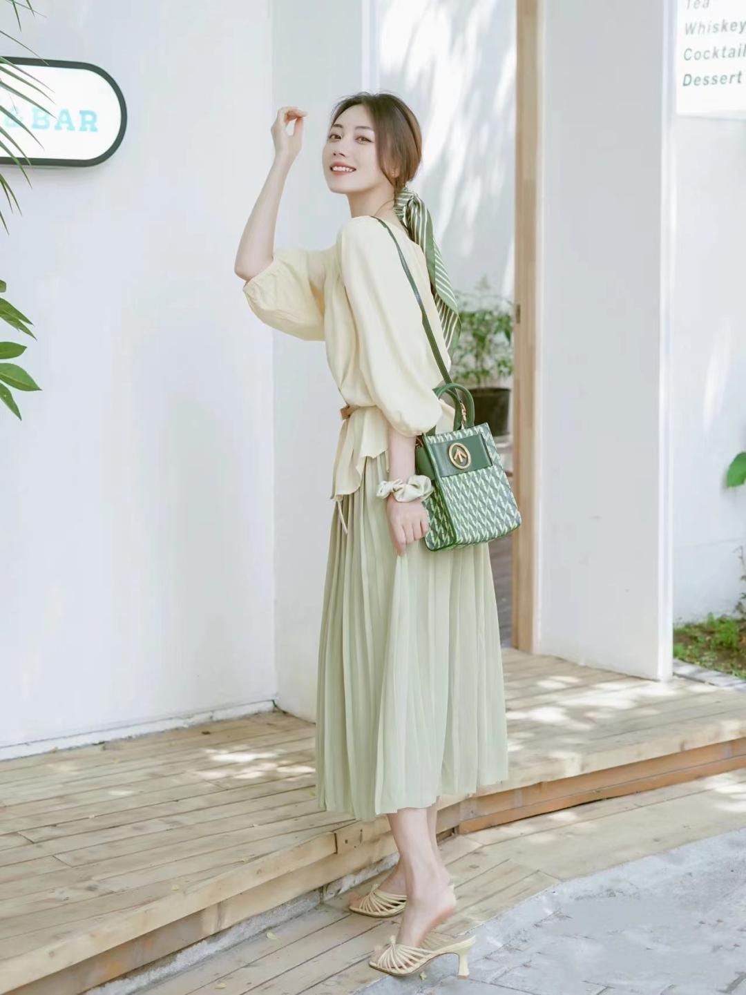 穿搭技巧40岁这样穿,百穿不厌的女生穿搭技巧