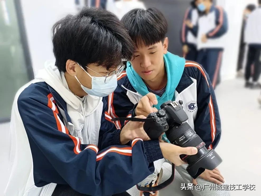 评为优秀学校喜报,我校荣获先进单位