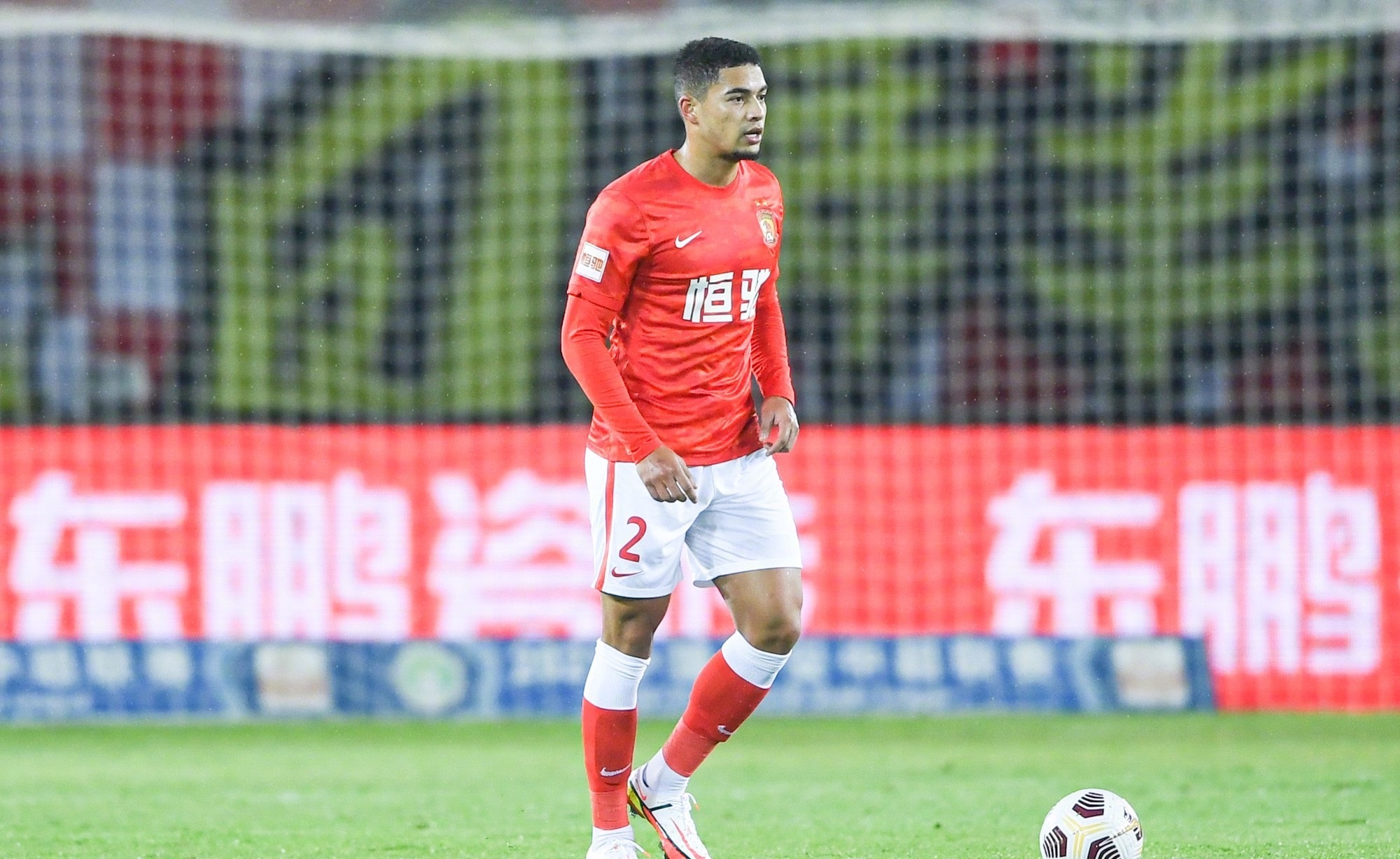 当红国脚欠薪之下仍被标高身价，转会或因此泡汤，唯有靠仲裁自救