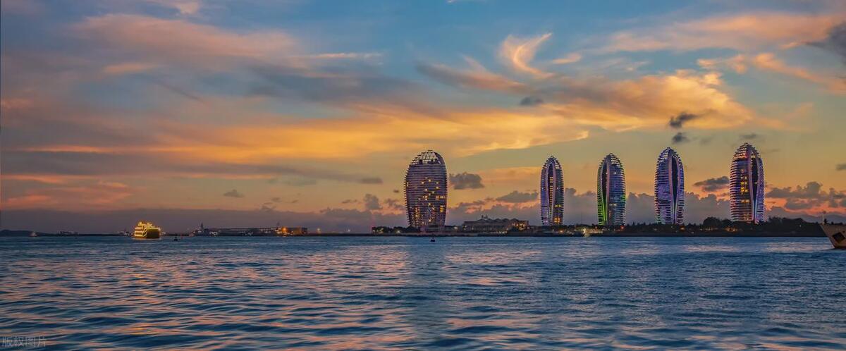 中国最值得去的100个地方是哪里,中国值得去的10个绝美旅行地