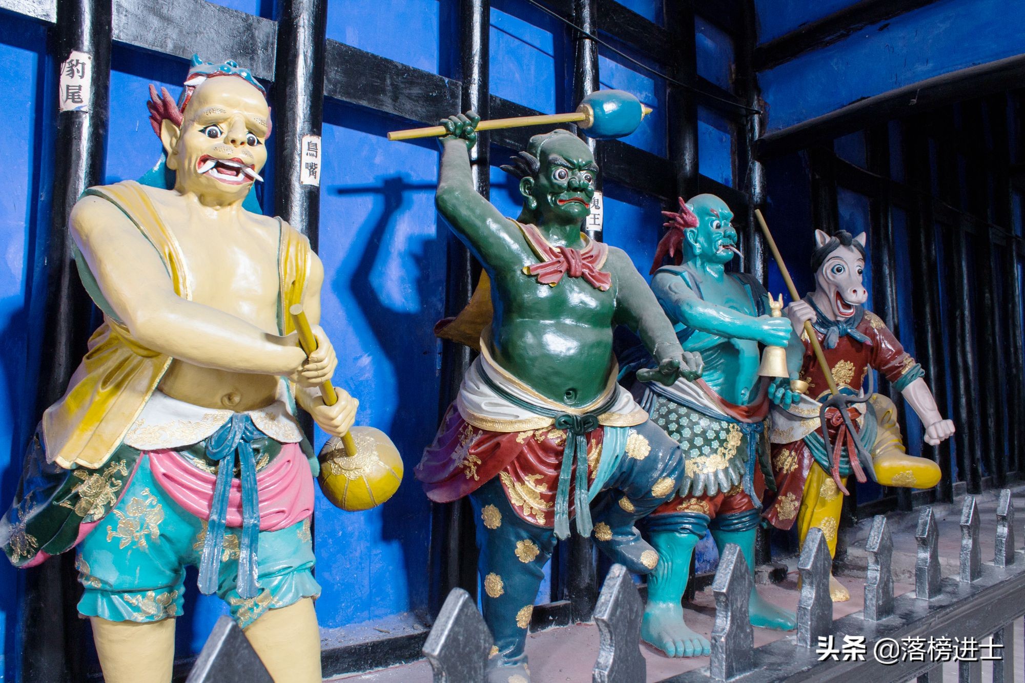 重庆丰都县鬼城位于哪里,重庆丰都看完鬼城后还有什么景点