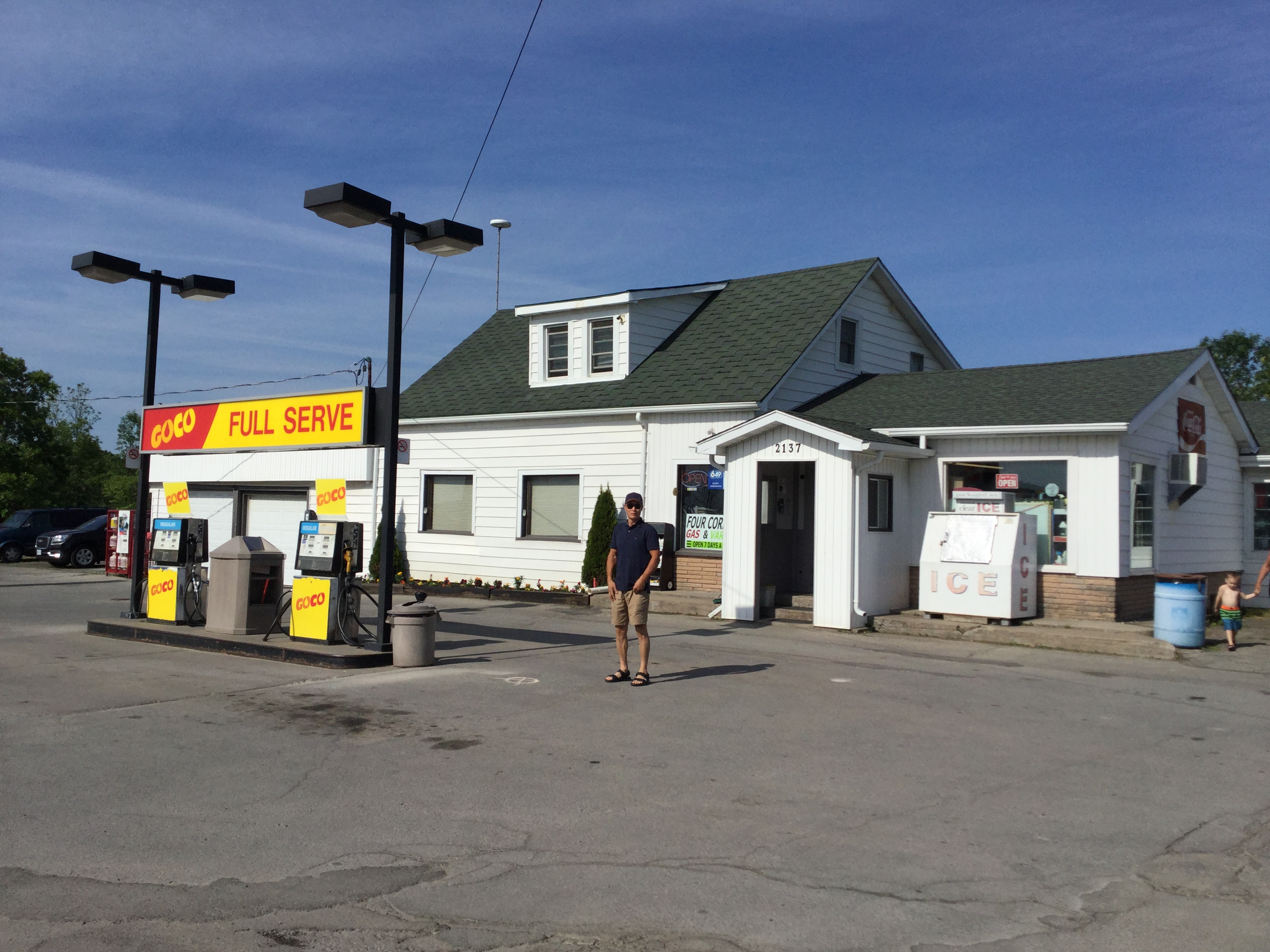 多伦多园丁猴哥猴嫂三十年经历36:猴哥在加拿大小镇蹲点买加油站