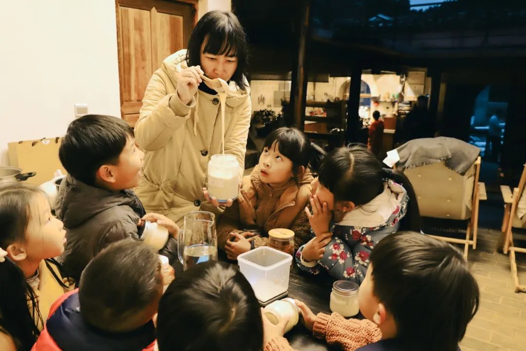 裸辞女教师云南,辞职女教师隐居山村多年