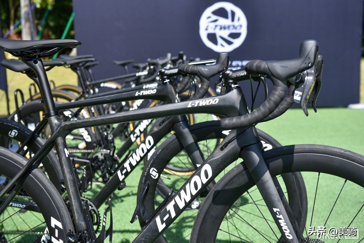 java全碳纤维油压碟刹改装,公路车碟刹电子变速套件推荐