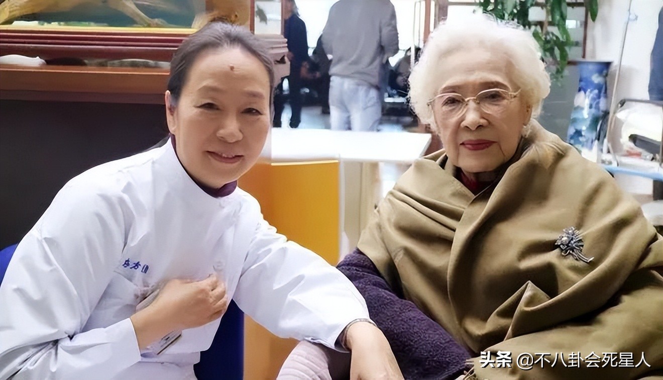 叶倩文最新演出图片,叶倩文年轻的照片和刘德华