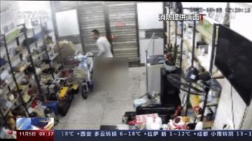 南充电瓶车自燃最新,南充电车自燃