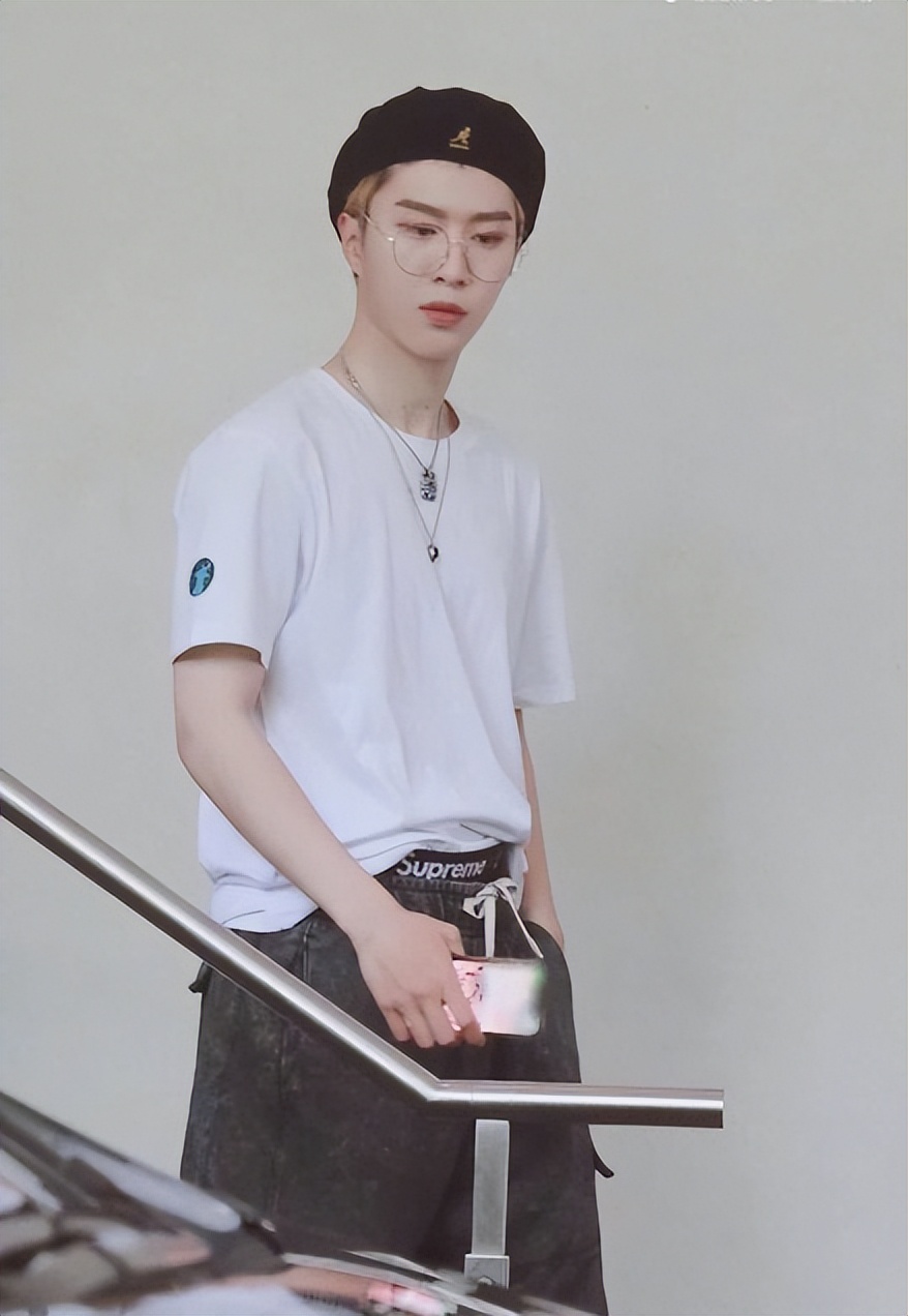 鏈ㄥ瓙娲嬮珮鑳藉満闈㈠伓鍍忕粌涔犵敓,鍋跺儚缁冧範鐢熷嚭鍦烘湪瀛愭磱