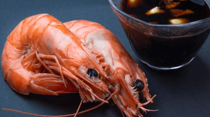 今天才知道，原来吃大虾也有禁忌，尤其这3种食物，尽量别一起吃