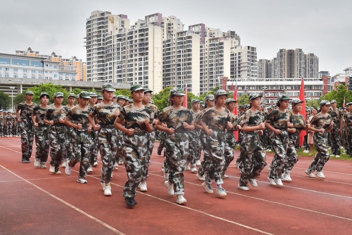 桂林各校军训精彩回顾,广西军训队列操