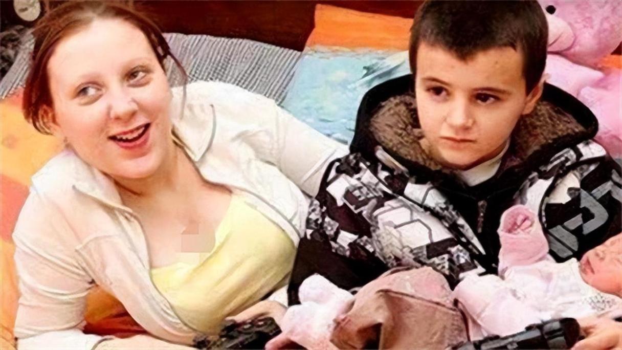 英国13岁男孩喜当爹,13岁英国少年喜当爹结局