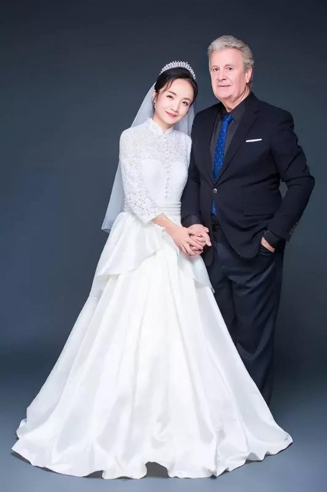 嫁给英国人的内蒙姑娘,内蒙女孩嫁70岁英国人抖音账号