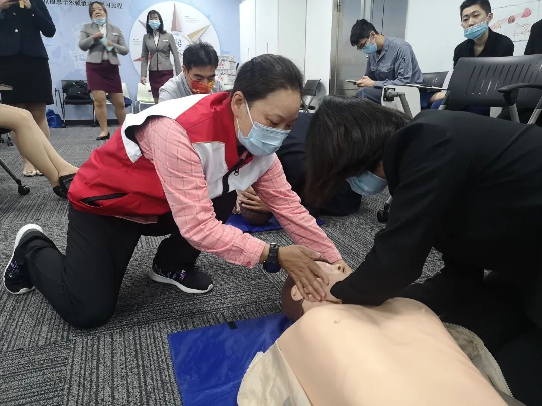 新时代，我们这样学雷锋！