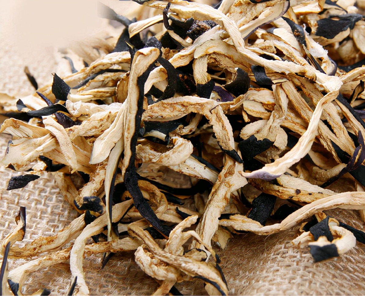 这几种廉价蔬菜晒干后，好吃又美味，保存时间长，用来炒肉真香