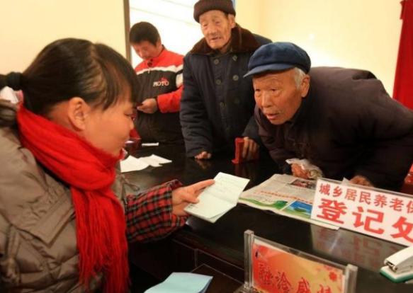 社保没交够15年个人交的能领吗,社保没交满15年了怎么补救