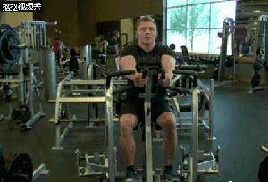 家用健身房器械,健身房哪个器械能使背变薄