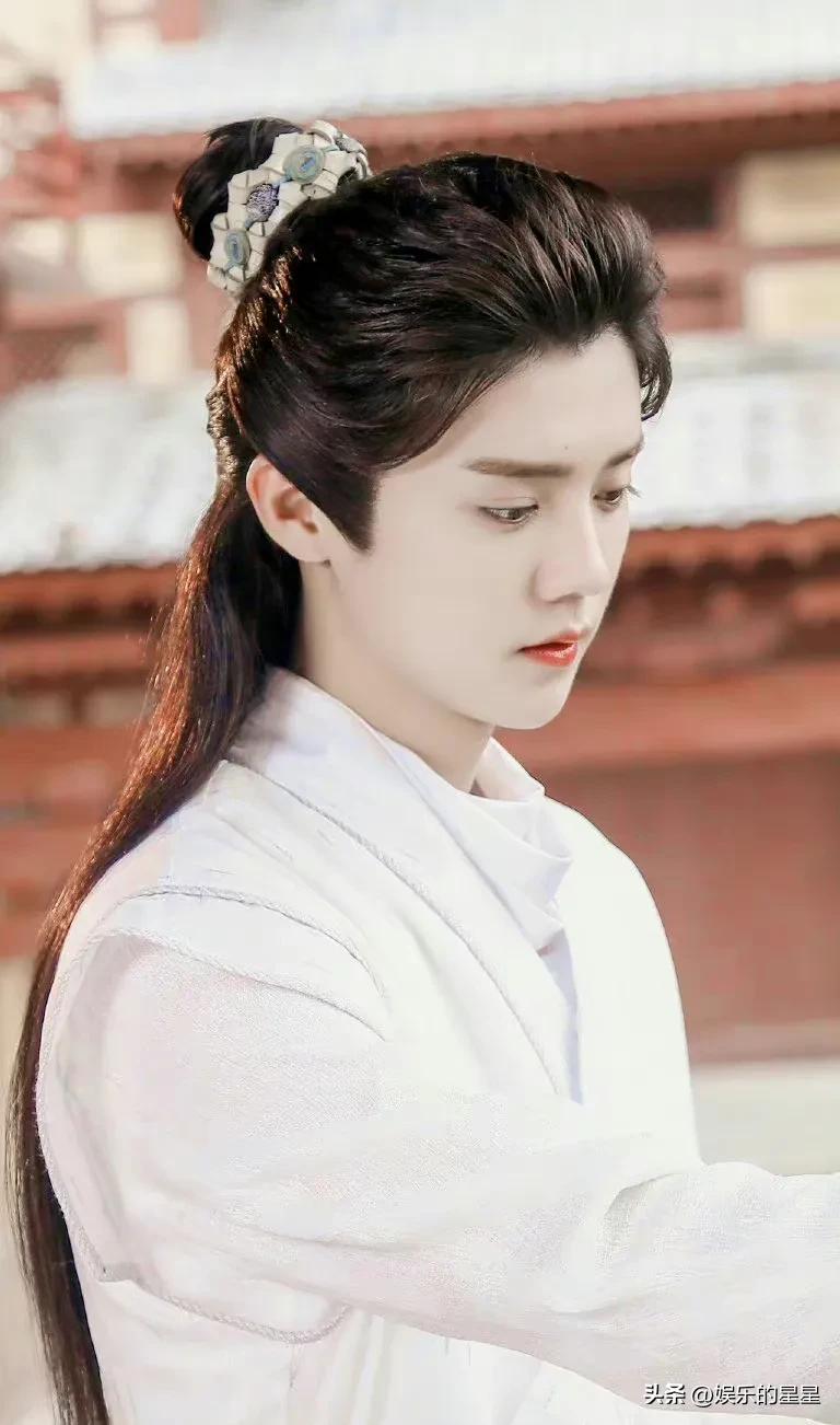 鹿晗丸子头发型图,鹿晗丸子头发型