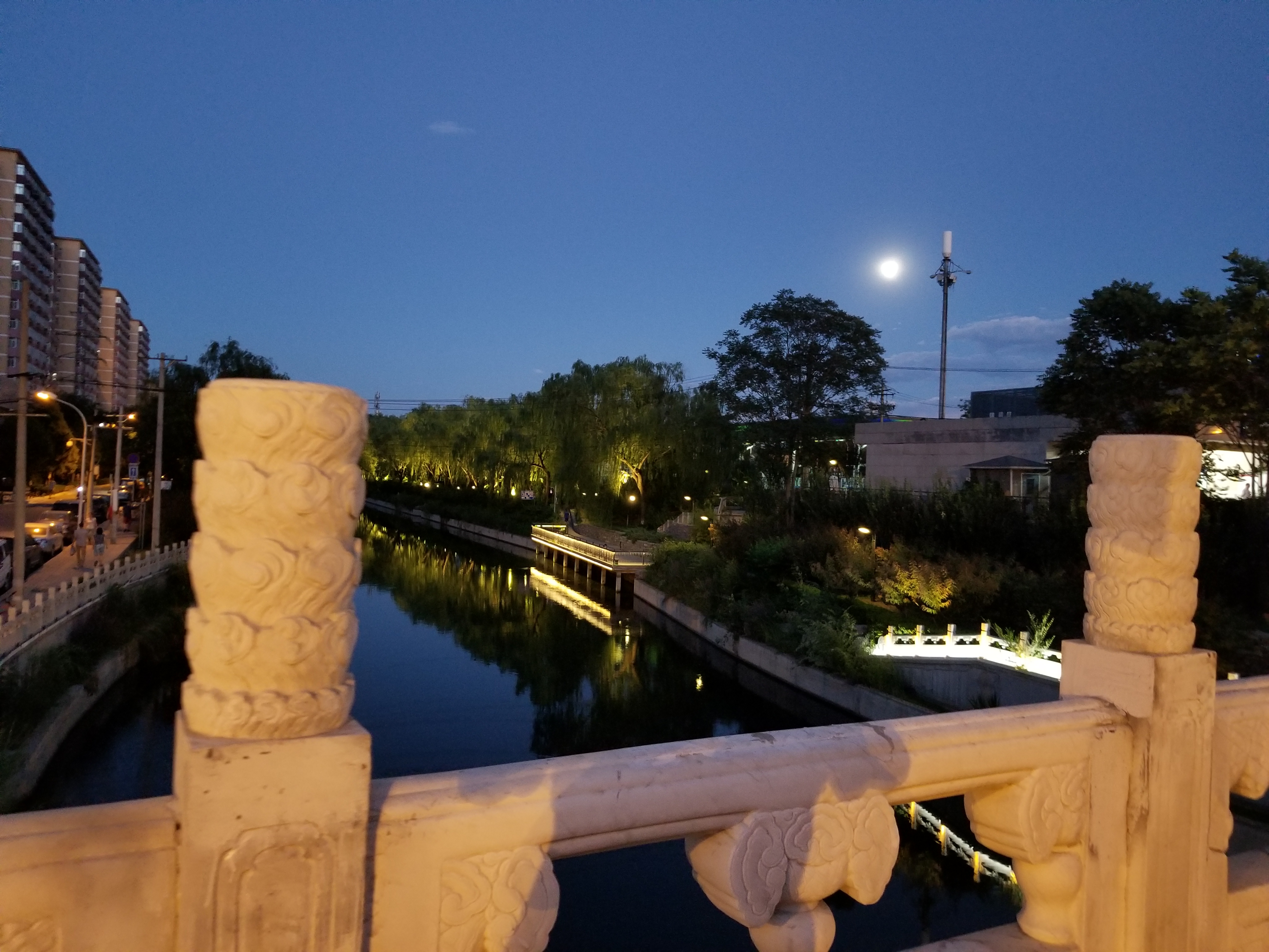 人为什么喜欢怀念从前,人为啥总喜欢怀念过去