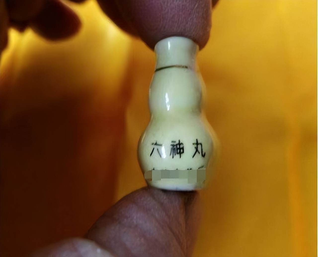 “阳”了之后，嗓子疼的像刀片割，4种中成药，看看哪种适合你。