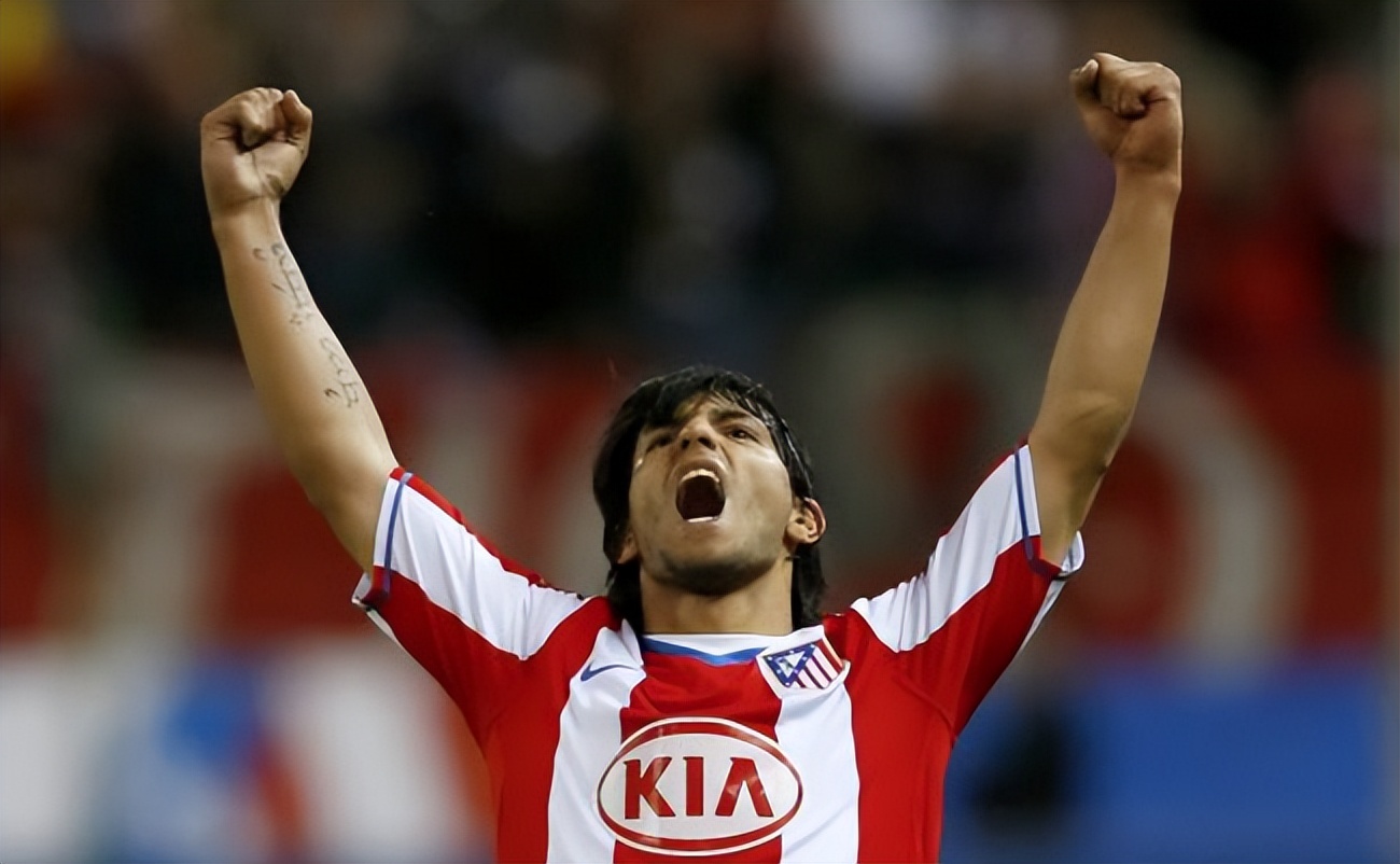 曼城阿奎罗绝杀夺冠瞬间,蓝月传奇1