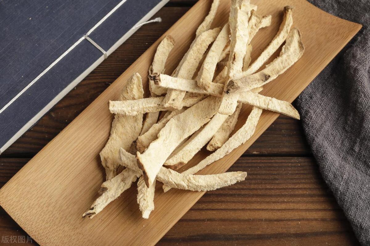 阴囊潮湿，宗筋无力，我另辟蹊径，以清代补，力拨千斤