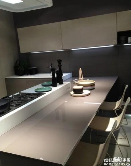 整体橱柜隐形玻璃台面,用玻璃做橱柜台面