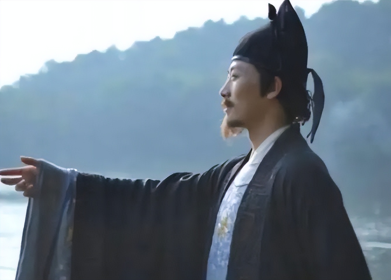 算命网红因非法盈利被抓后续,算命网红非法盈利200多万