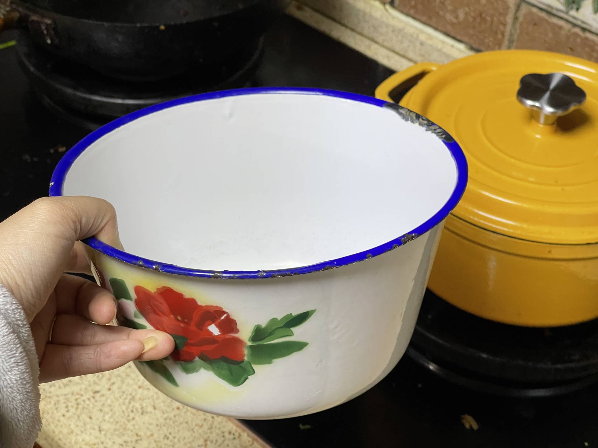 如何挑选一款好的珐琅锅,如何挑选一款性价比高的珐琅锅