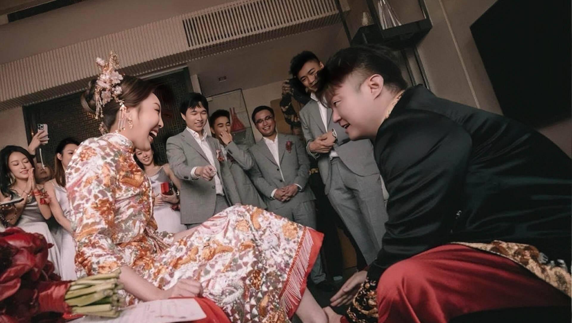 香港富豪千金婚礼,香港结婚戴金器