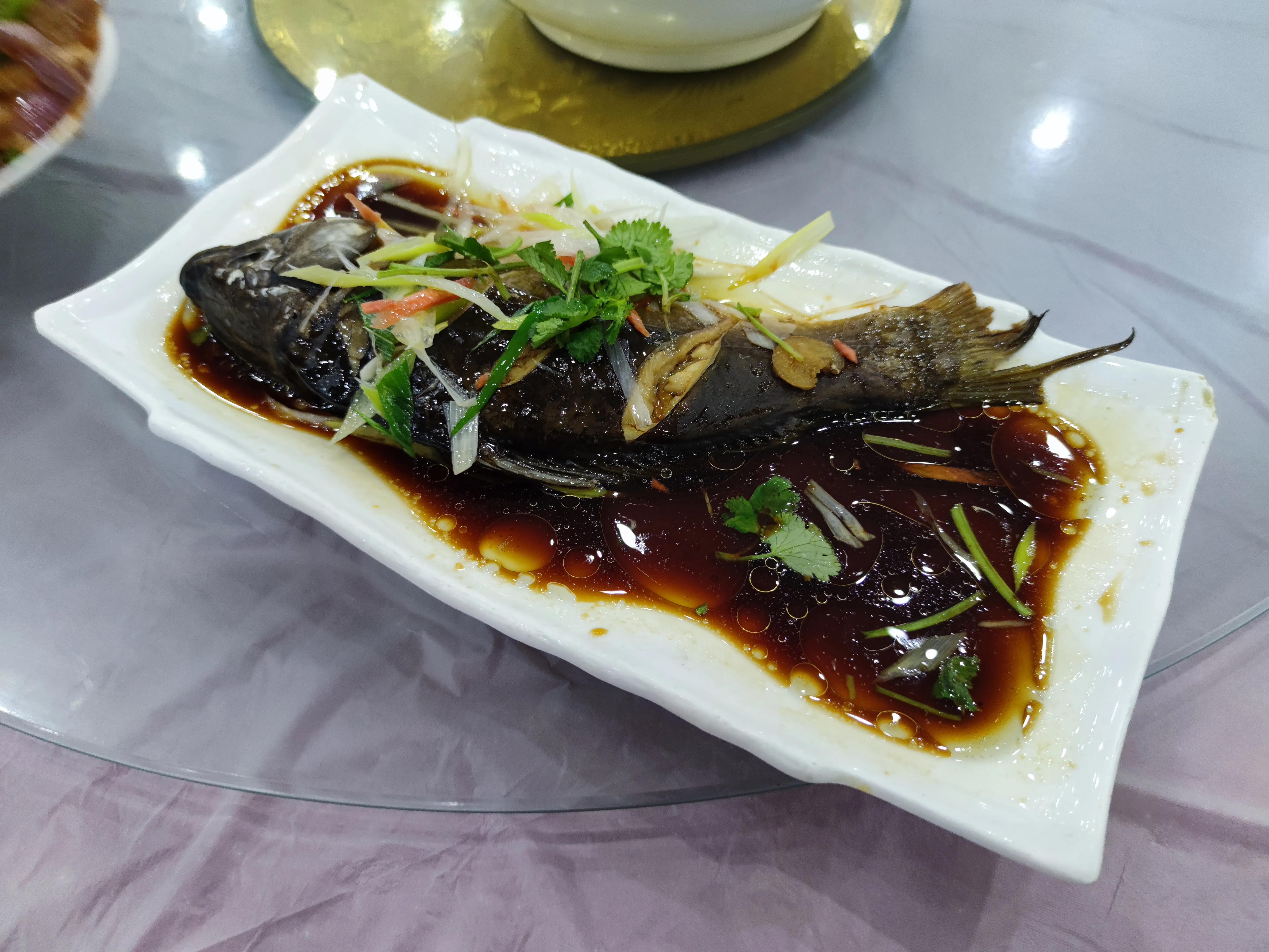 东北小伙13元自助餐,东北小伙吃自助餐视频