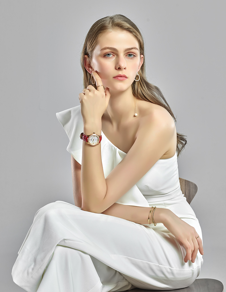 中年女人戴多少钱手表合适,高级女人适合戴什么牌子手表