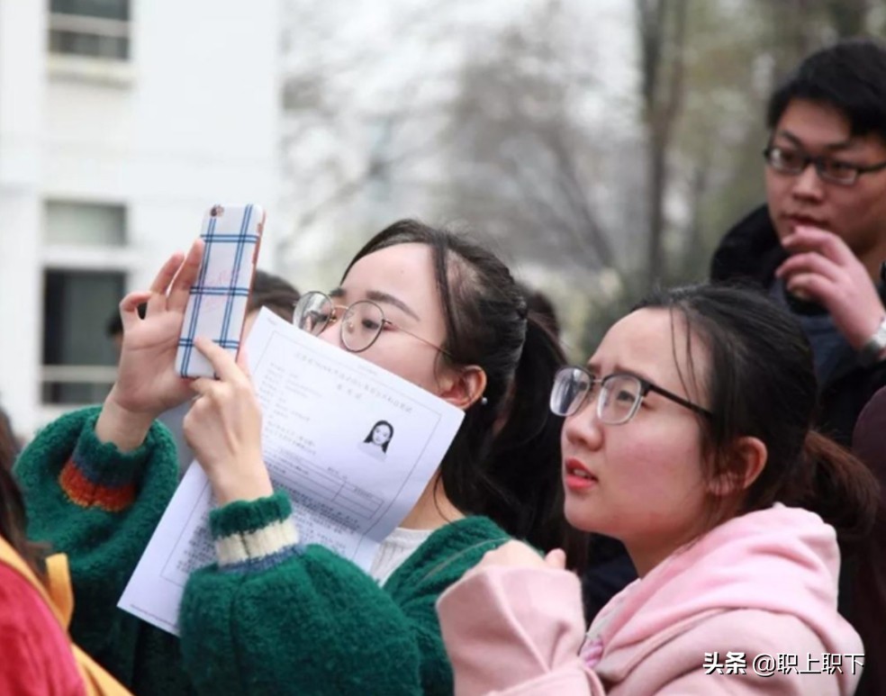 招工后无编人员如何解决编制,同一单位编外人员入编难不难