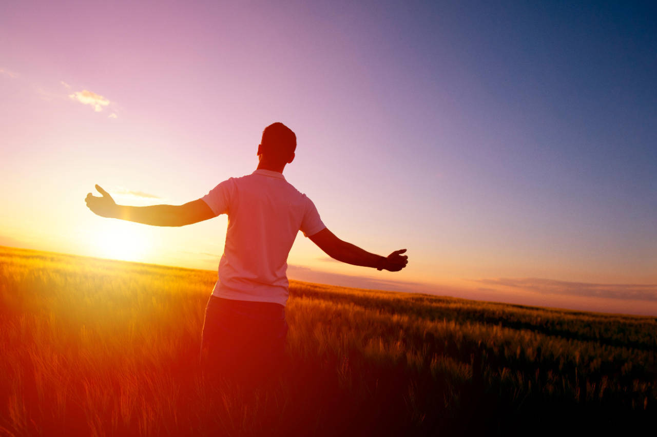 出差期间摔伤算工伤吗,外出干活受伤可以认定工伤吗