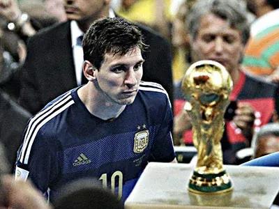 足球场上的感人瞬间里奥梅西,足球史上奇迹梅西